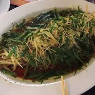 A lot of ginger, the fish is small