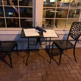 2 hours later our menus are still out here !!!! No one ever came out!!