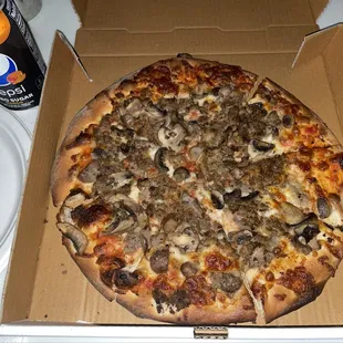 Fantastic Takeout Pizza with beef, sausage n mushrooms !!!