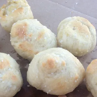 Garlic knots