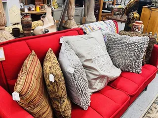 Jo’s Consignment - Antiques & Uniques