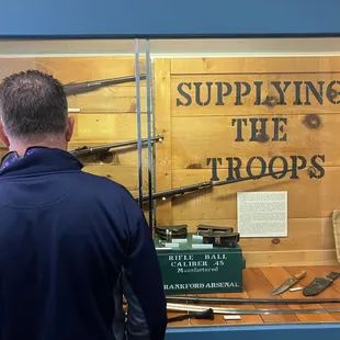 Display on military weapons and artillery