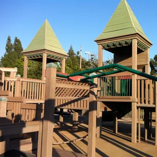 Great park for active toddlers / preschoolers / low elementary kids!