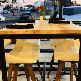 Love the modern decor