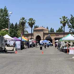 Sunday Farmer's Market