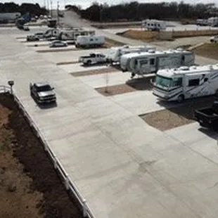 very clean park large lots new laundry /showers/wifi