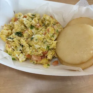 Perico with baby arepas