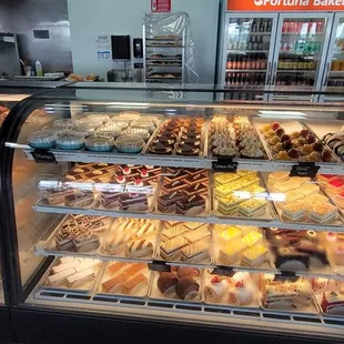 DESSERT AND PASTRIES  CASE