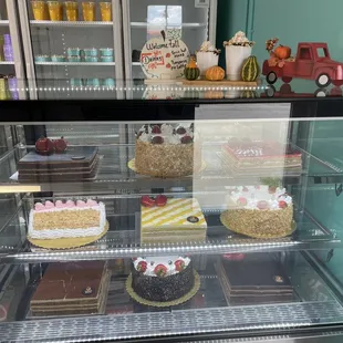 Bakery full cakes