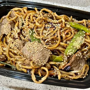 Lo Mein Noodles with beef