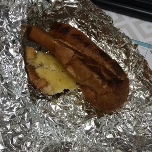 This is their Garlic bread. Regular roll with butter.