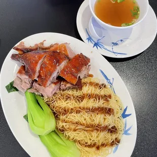 Roast duck with dry noodle