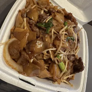 Beef chow fun