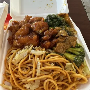 Combo with orange chicken and beef &amp; broccoli with lo mein noodles