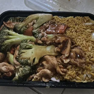 Lunch chicken &amp; mixed vegetables with ham fried rice