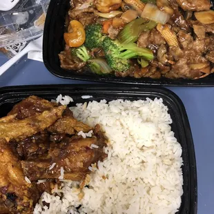 What's for lunch?   Lunch combo chicken wings and Mongolian Beef, it's not the usual way with scallions and onions but it's still tasty!