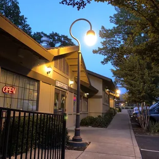 the outside of the restaurant