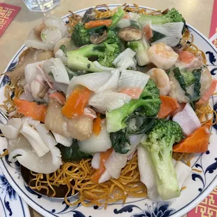 Hongkong Style seafood chow mein