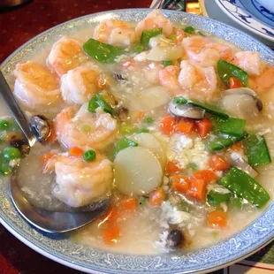 Shrimp n lobster. Awesome!