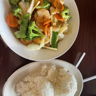 Shrimp and vegetables with a custom-made sauce with white rice on the side. It was fabulous!