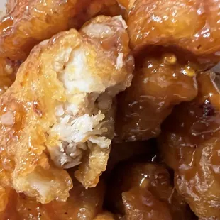 White meat chicken in Orange Peel Chicken Lunch. If you want to be filled up, order this. Tasty. 11/8/21.