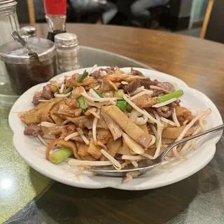 28. Beef Chow Fun Dry Style