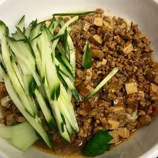 Fried bean and meat sauce noodle