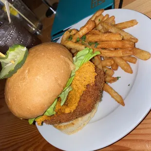 CRISPY CHIKUN BURGER