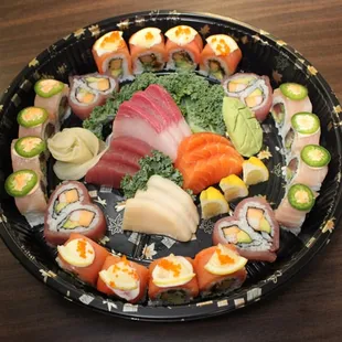 Their sushi just look fantasy and tasty!