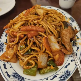 Tomato beef noodles