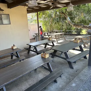 Outdoor dining always clean