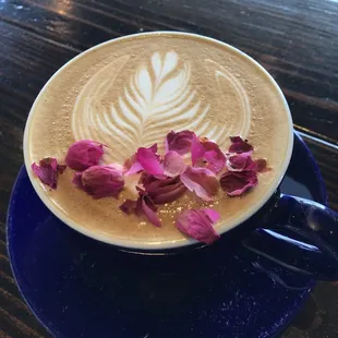 The Elite - White chocolate mocha with rose petals