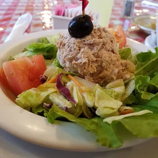 Side salad with tuna