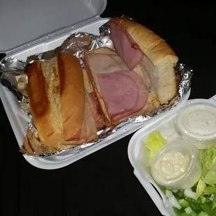 Behold their "calzone" I thought they screwed up the order, but no, THIS is what they call a calzone. What a joke.