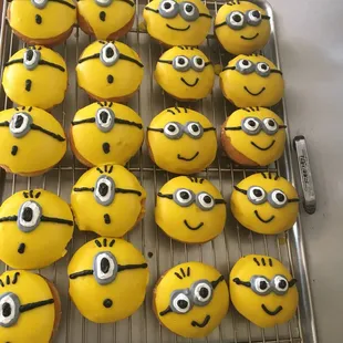 Minion donut