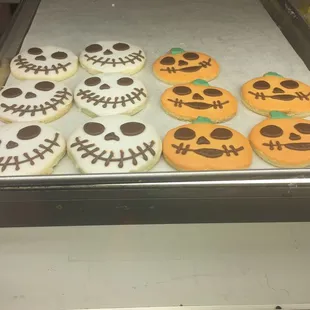 Come get your Halloween cookies at fosters
