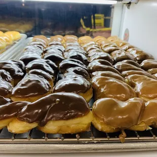 Maple and chocolate twists and bars