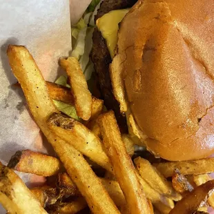 Basket Olde Fashioned Charburger