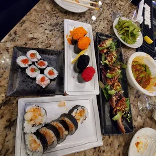 Unagi. Fish smelt roe, salmon roe, spicy acallop roll and spicy salmon roll