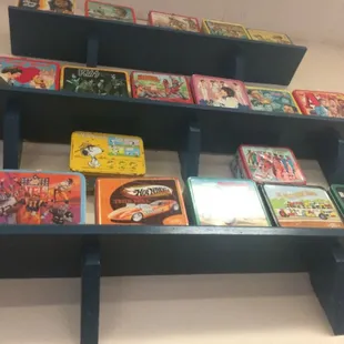 Old lunch boxes line the walls! Very cool!!