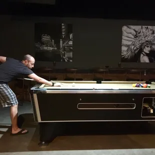 Retro pool table