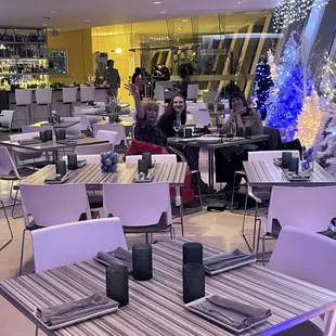 sushi and sashimi, interior