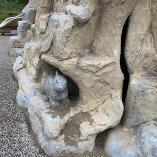 Plus fun animals carved in for kids to find.