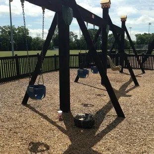 4 baby swings