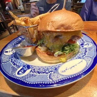 Pub Bacon Cheeseburger*