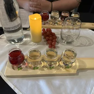 glasses of wine and grapes