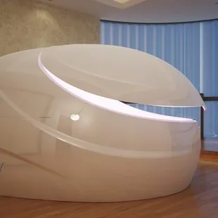 The Dreampod float tank provides sensory deprivation while the body absorbs the magnesium it naturally needs.