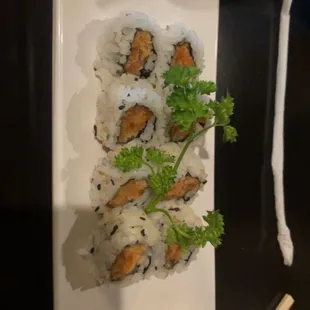 Spicy salmon roll