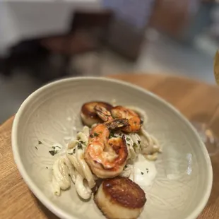 Perfect C's for the shrimp &amp; perfectly seared scallops!