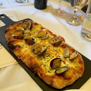 Garlic and Clams Pizza